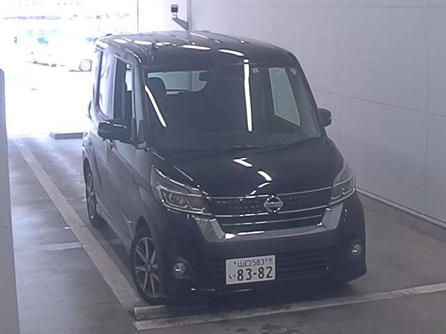 3026 NISSAN DAYZ ROOX B21A 2017 г. (NAA Fukuoka)